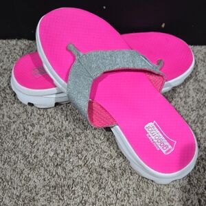 Skechers Women's Sandals in Pink and Gray